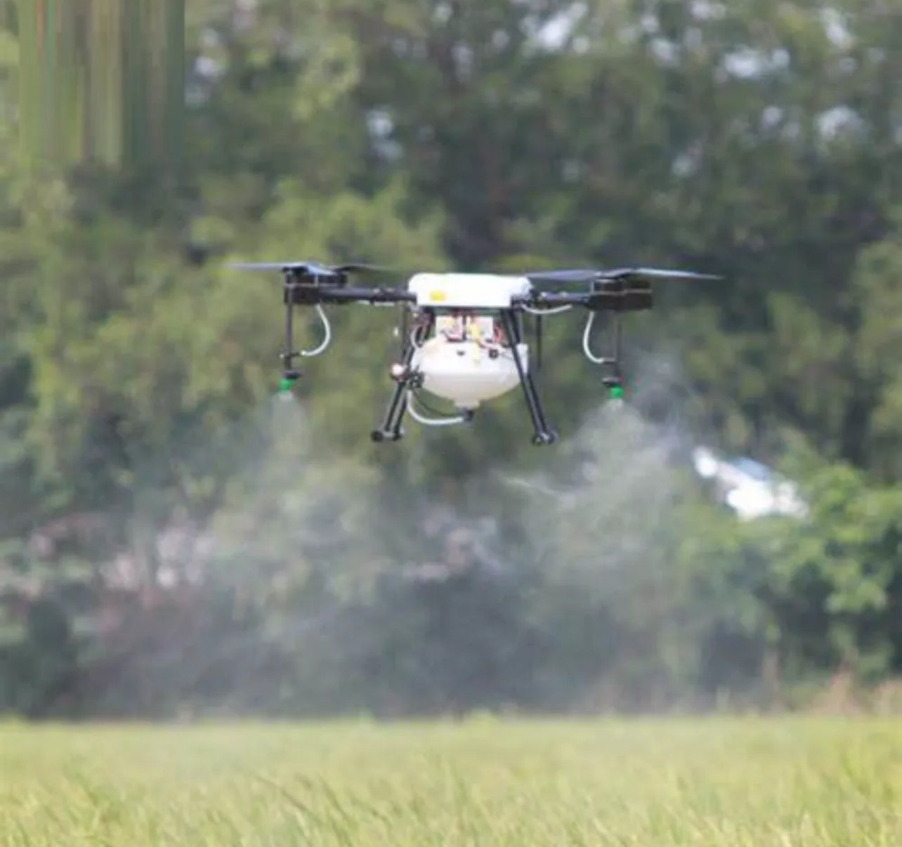 X1380S Dron Agrícola Liviano con un Tanque de Agua Grande